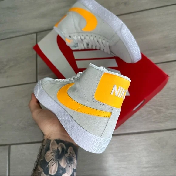 NIKE SB BLAZER MID YELLOW ORANGE SWOOSH - Picture 3 of 3